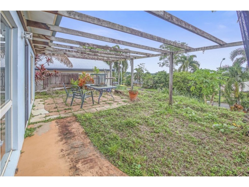 33 Pilosa Street, Redlynch QLD 4870