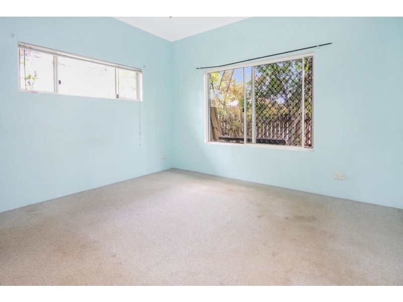 33 Pilosa Street, Redlynch QLD 4870