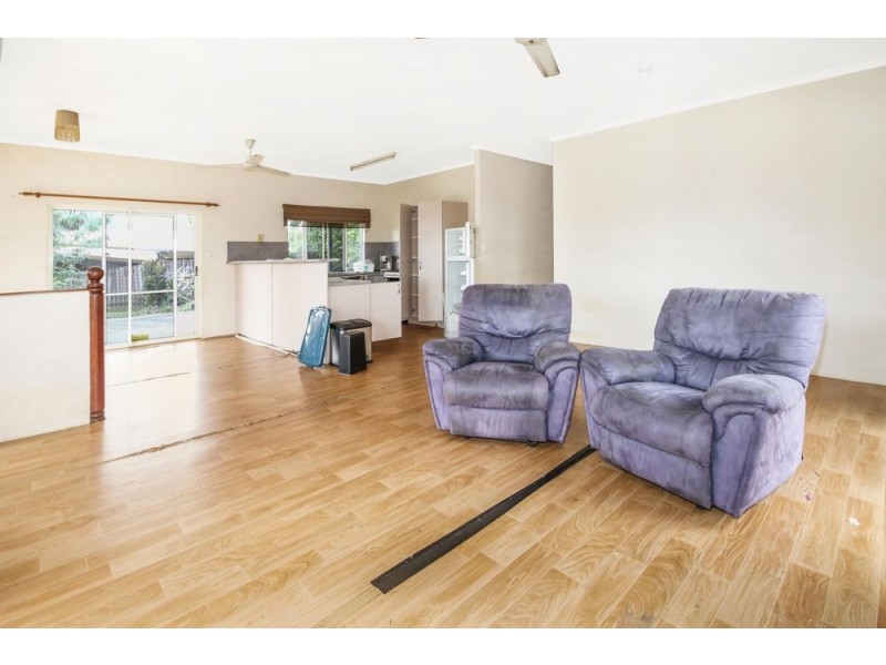 33 Pilosa Street, Redlynch QLD 4870