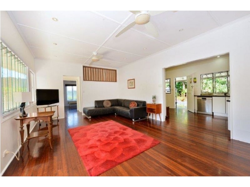 33 Hodel Street, Whitfield QLD 4870