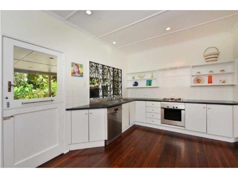 33 Hodel Street, Whitfield QLD 4870