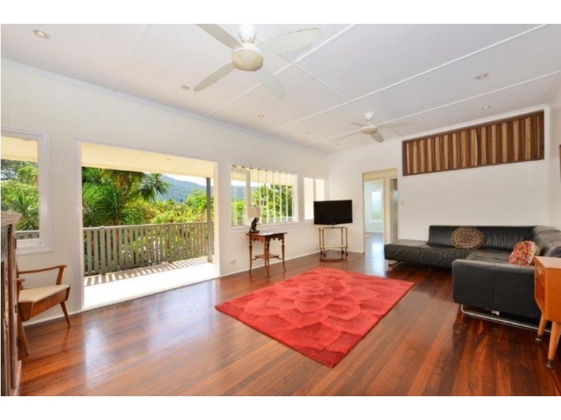 33 Hodel Street, Whitfield QLD 4870