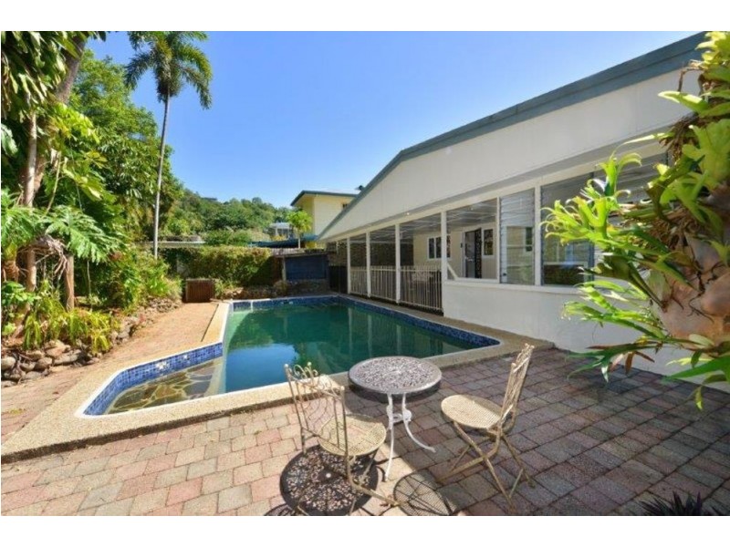 33 Hodel Street, Whitfield QLD 4870