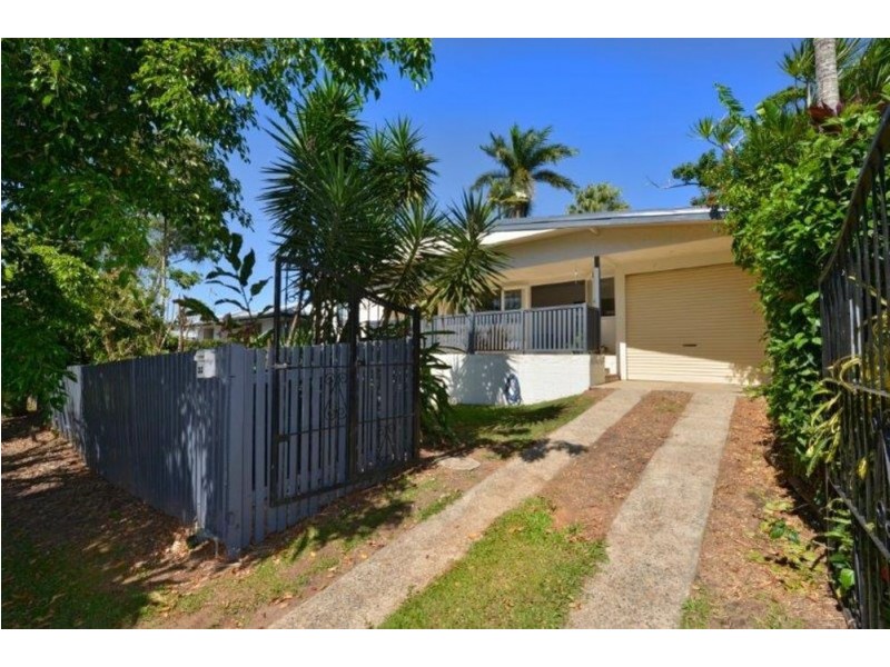 33 Hodel Street, Whitfield QLD 4870