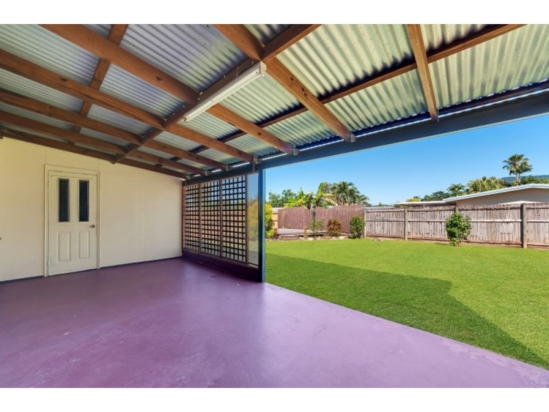 15 Serissa Street, Mooroobool QLD 4870