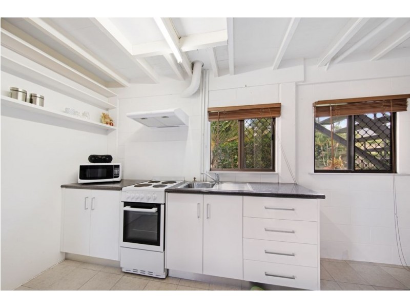 183 Greenslopes Street, Edge Hill QLD 4870