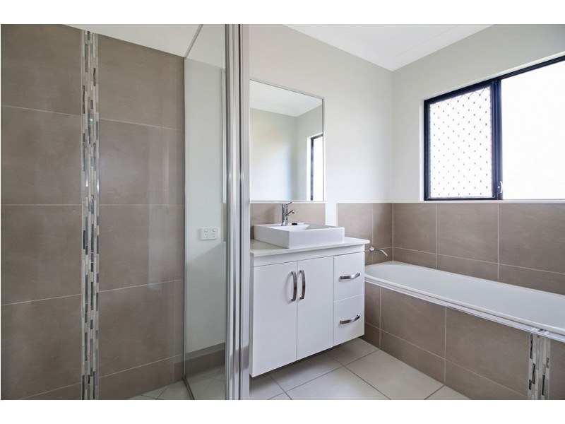 54 MCFARLANE DRIVE, Kanimbla QLD 4870