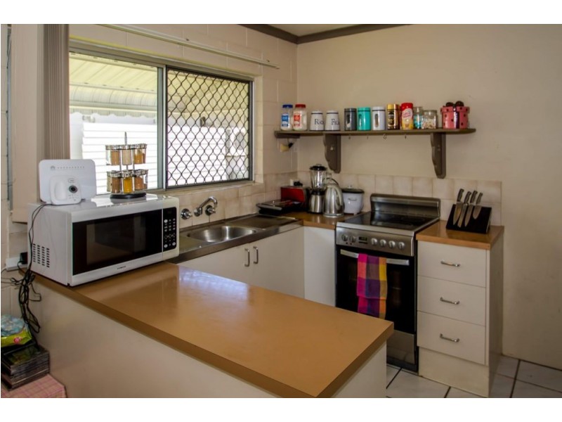 10/473-479 Mccoombe Street, Mooroobool QLD 4870