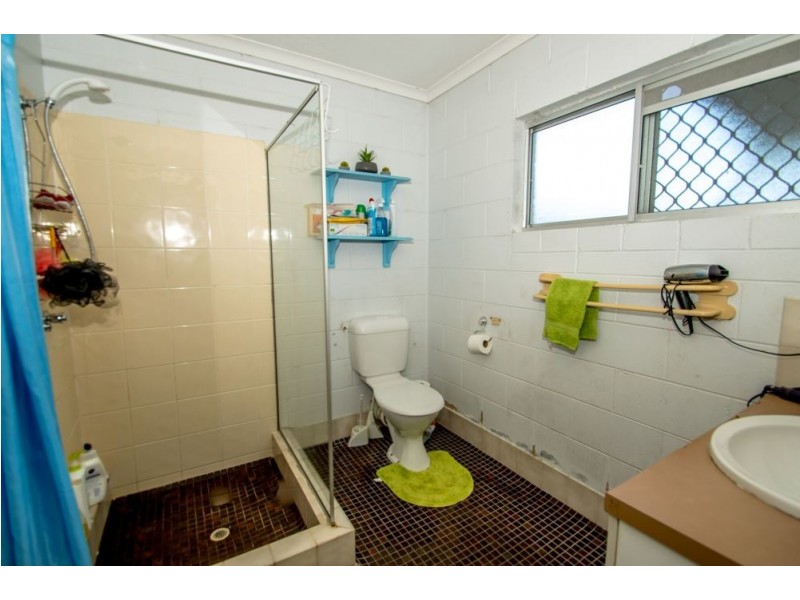 10/473-479 Mccoombe Street, Mooroobool QLD 4870