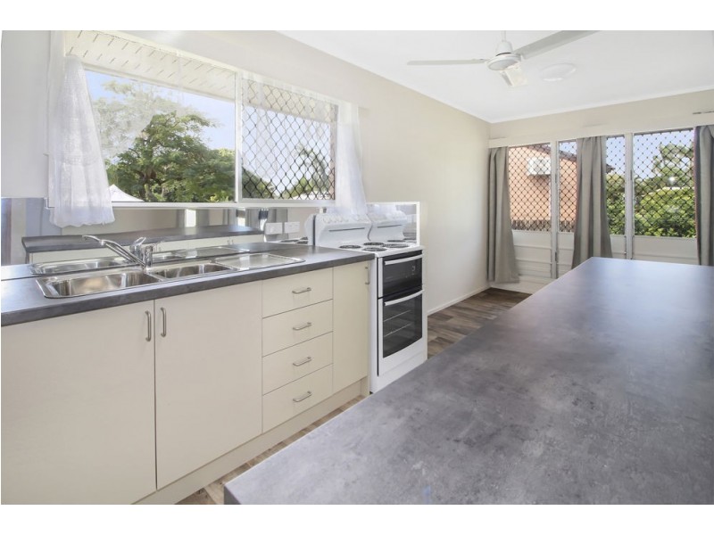 60 Jensen Street, Manoora QLD 4870