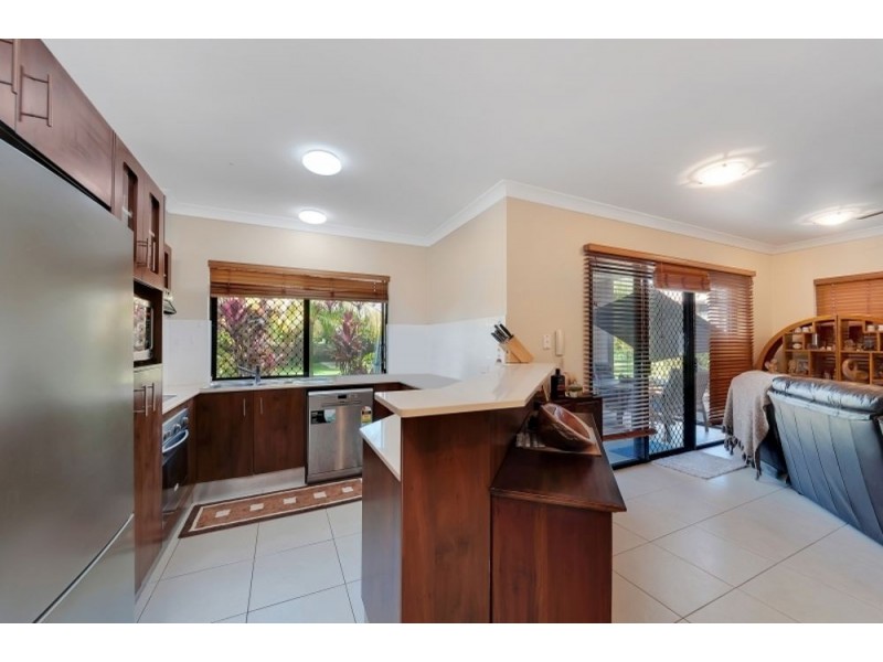 2/1-15 Robson Street, Mooroobool QLD 4870