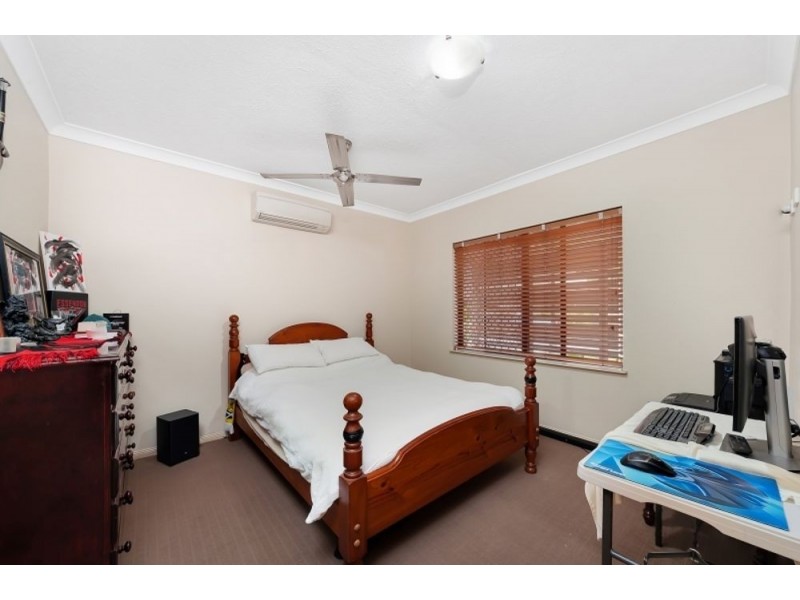 2/1-15 Robson Street, Mooroobool QLD 4870