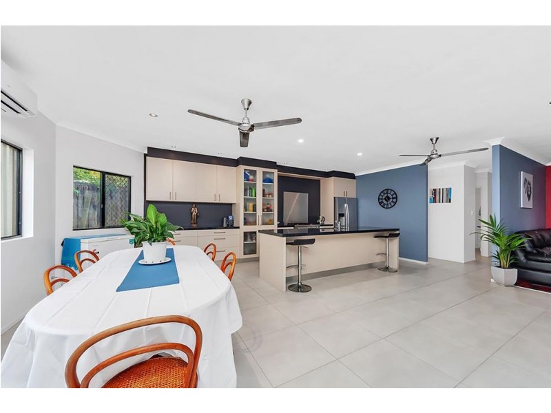 7 Bayu Close, Redlynch QLD 4870