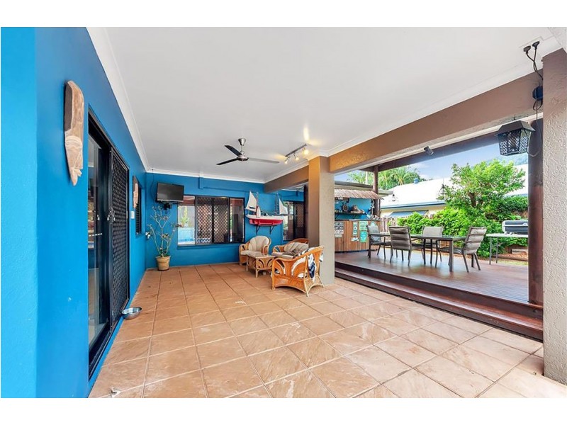 7 Bayu Close, Redlynch QLD 4870