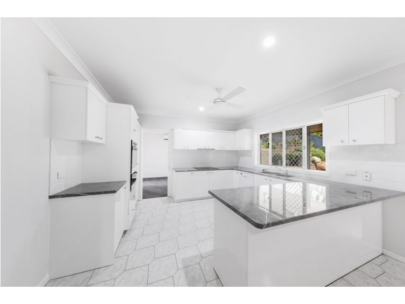 15 Trundle Terrace, Whitfield QLD 4870