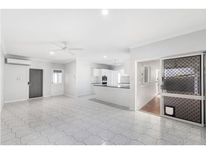 15 Trundle Terrace, Whitfield QLD 4870