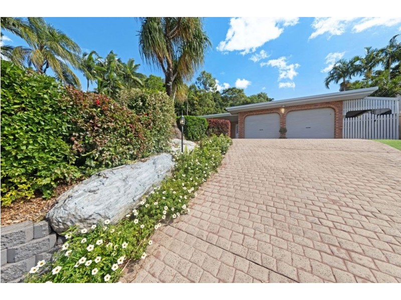 15 Trundle Terrace, Whitfield QLD 4870