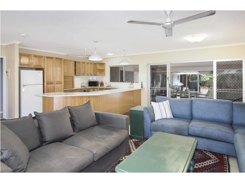 5 York Street, Whitfield QLD 4870