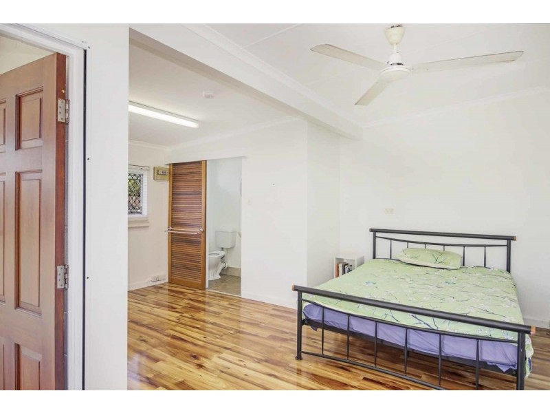 5 York Street, Whitfield QLD 4870