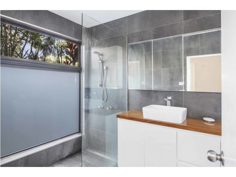 5 York Street, Whitfield QLD 4870