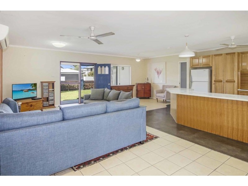 5 York Street, Whitfield QLD 4870