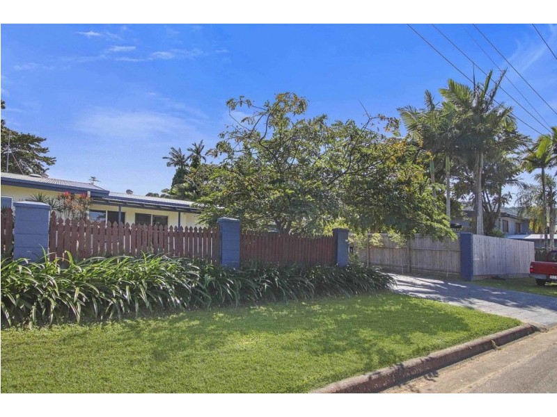 5 York Street, Whitfield QLD 4870