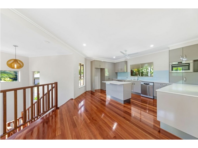 4 Palmer Rise, Brinsmead QLD 4870