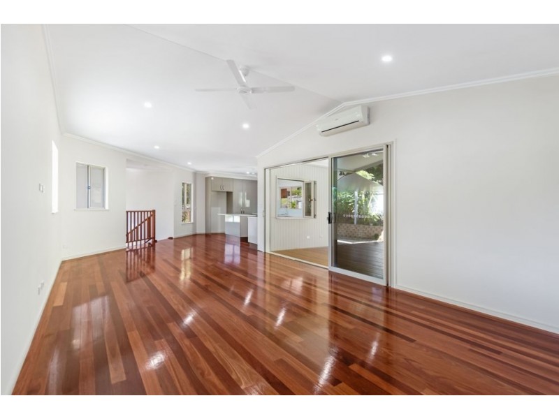 4 Palmer Rise, Brinsmead QLD 4870