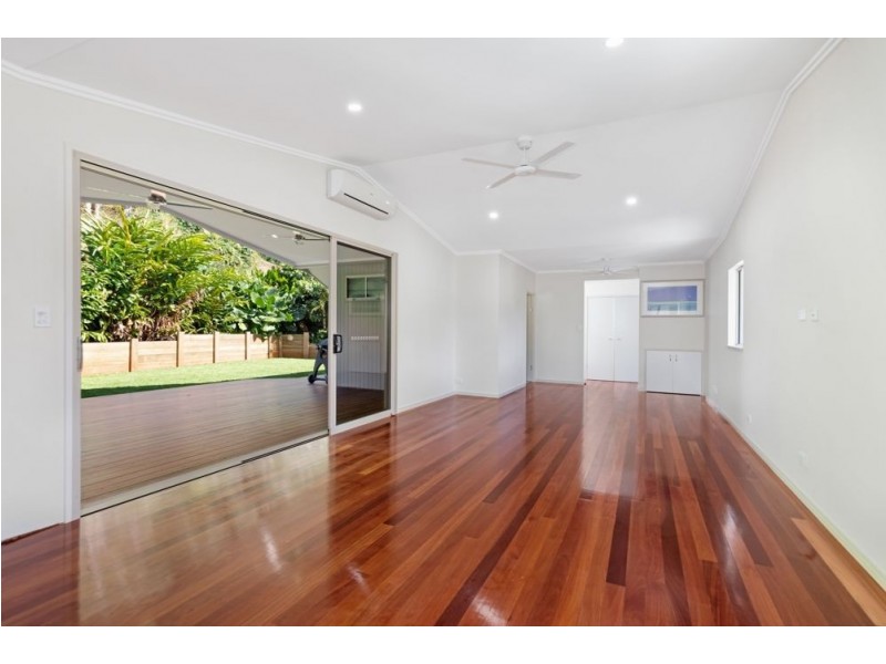 4 Palmer Rise, Brinsmead QLD 4870