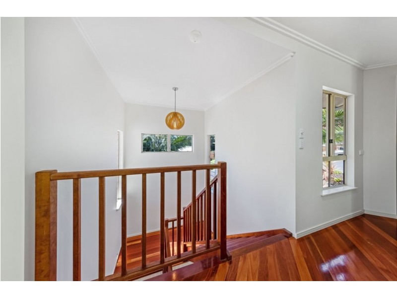 4 Palmer Rise, Brinsmead QLD 4870