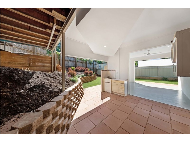 4 Palmer Rise, Brinsmead QLD 4870