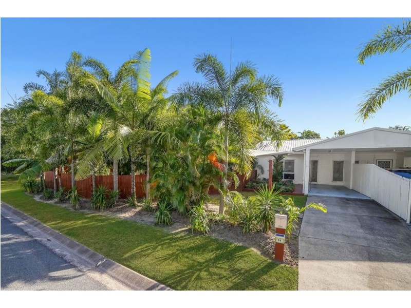 1/1 Baronia Crescent, Holloways Beach QLD 4878