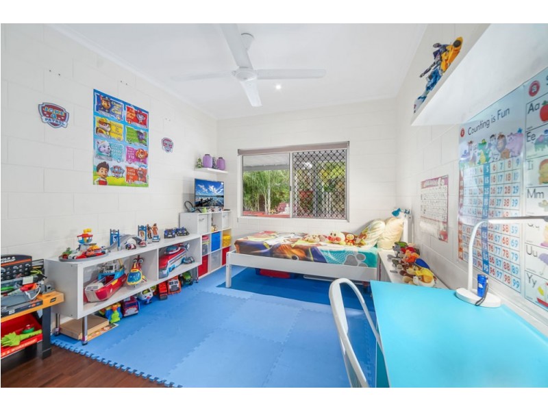 1/1 Baronia Crescent, Holloways Beach QLD 4878