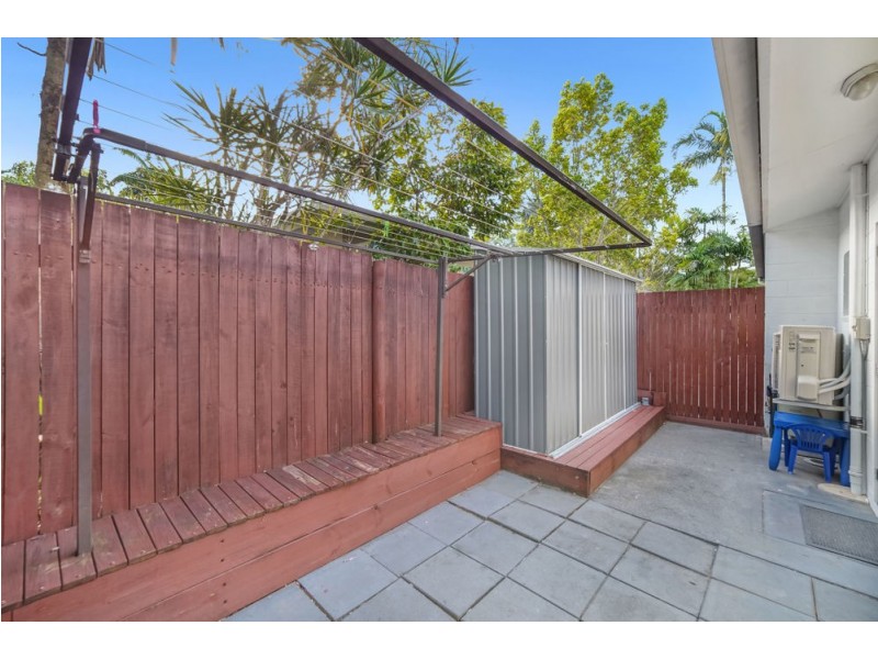 1/1 Baronia Crescent, Holloways Beach QLD 4878