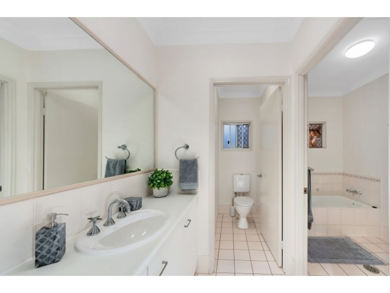 13 Barcoo Close, Bentley Park QLD 4869