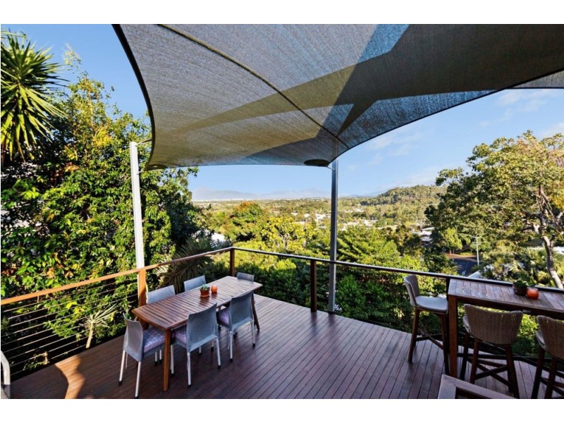 7 Aldinga Close, Whitfield QLD 4870