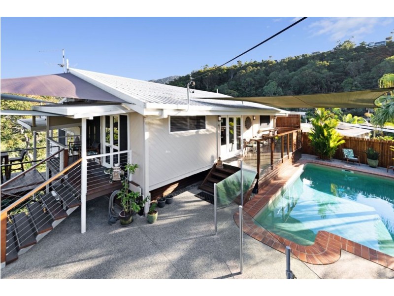 7 Aldinga Close, Whitfield QLD 4870
