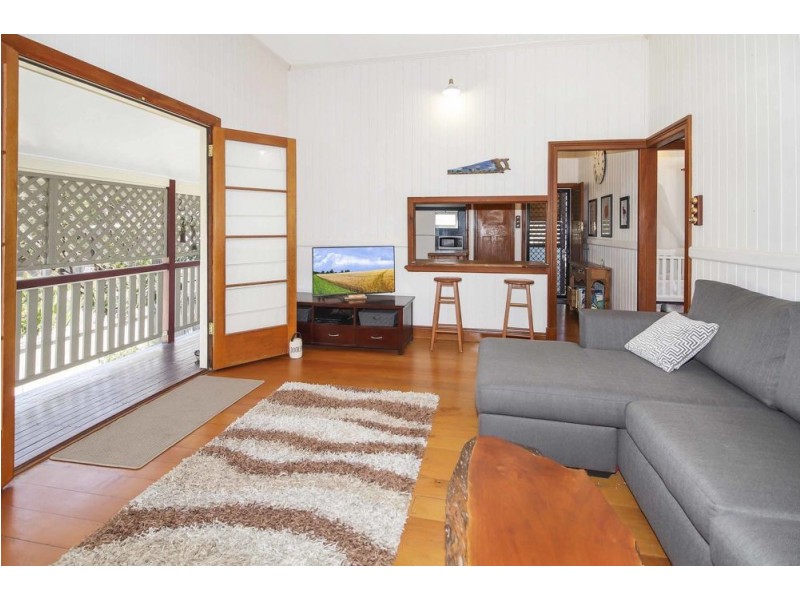 307 Pease Street, Edge Hill QLD 4870