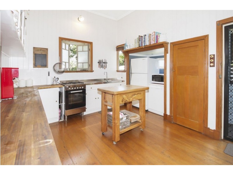 307 Pease Street, Edge Hill QLD 4870