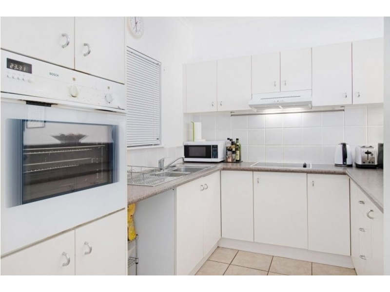 20/34-40 Lily Street, Cairns North QLD 4870