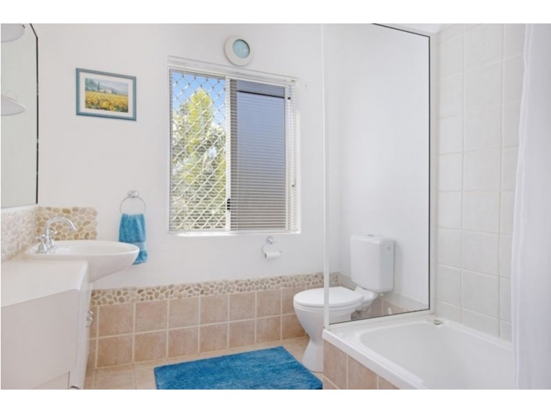 20/34-40 Lily Street, Cairns North QLD 4870