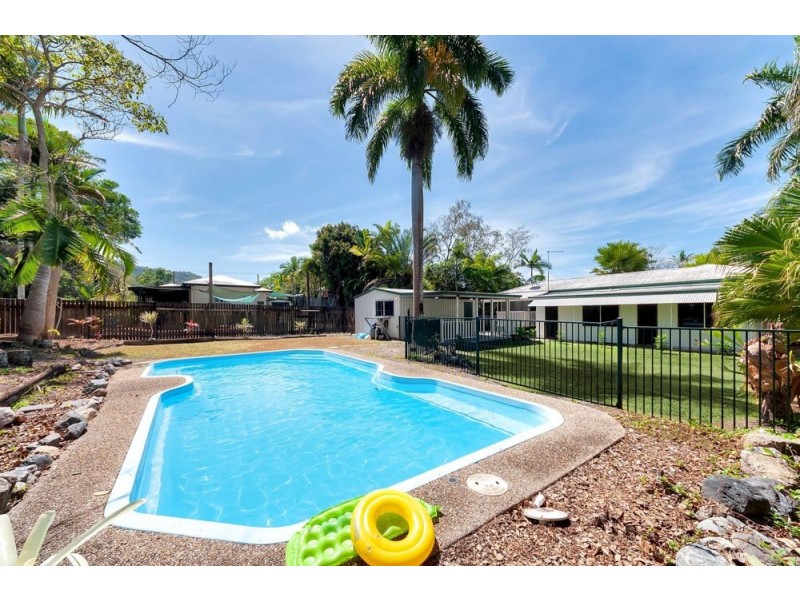 20 Hudson Street, Whitfield QLD 4870