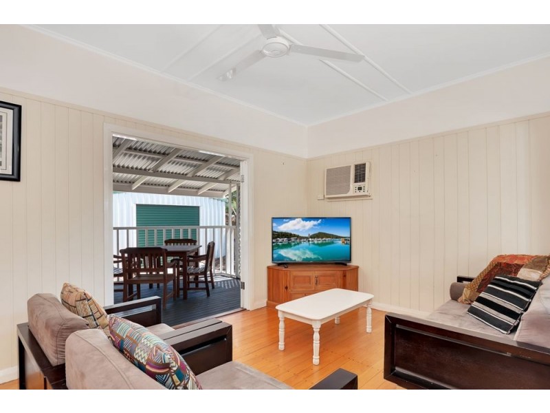 20 Hudson Street, Whitfield QLD 4870