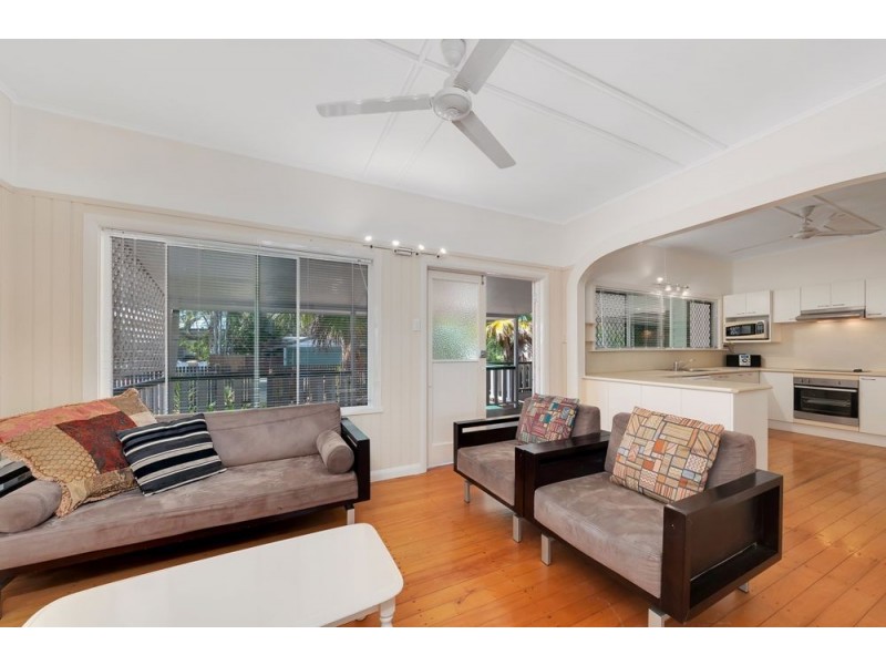 20 Hudson Street, Whitfield QLD 4870