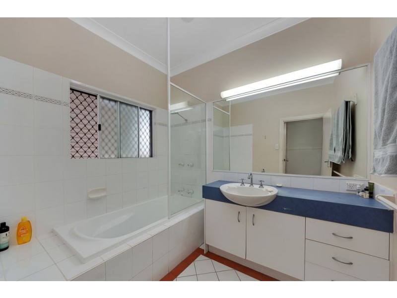 20 Hudson Street, Whitfield QLD 4870