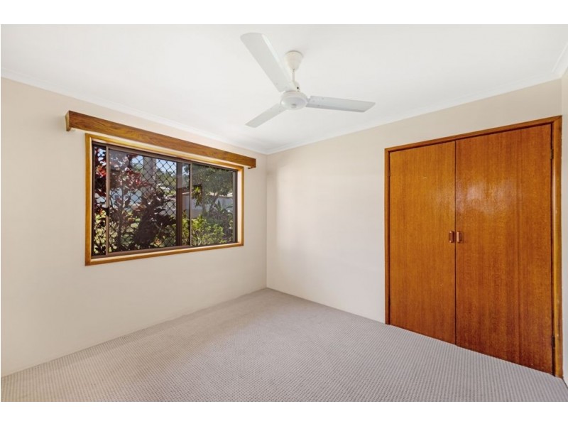 2 Rogers Close, Whitfield QLD 4870