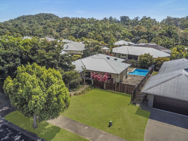 6 Elphinstone Street, Kanimbla QLD 4870