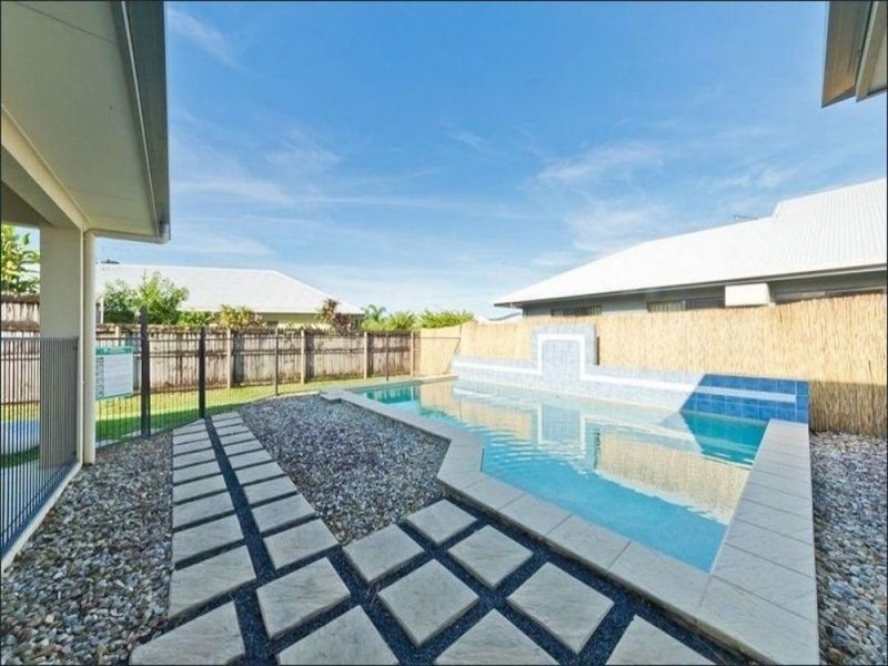 6 Elphinstone Street, Kanimbla QLD 4870