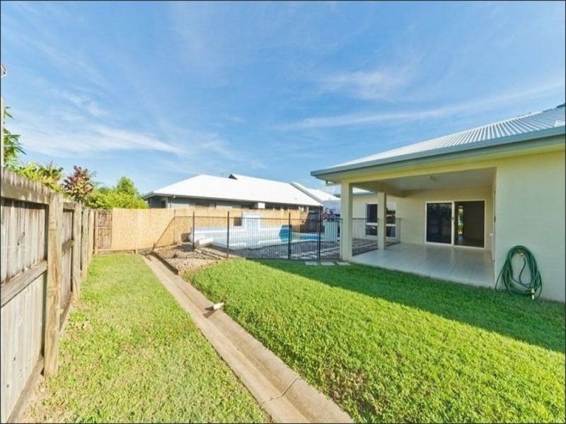 6 Elphinstone Street, Kanimbla QLD 4870
