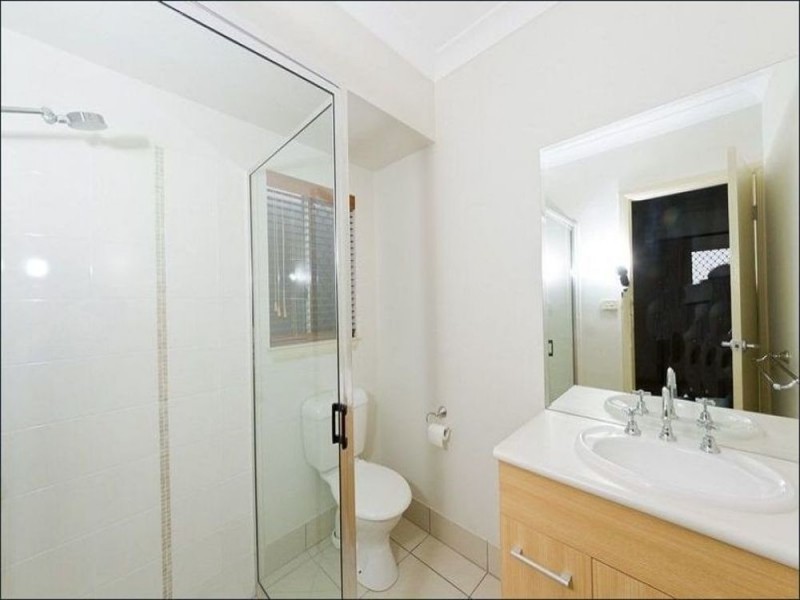 6 Elphinstone Street, Kanimbla QLD 4870